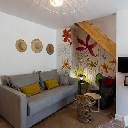 Apartment Les De Charly-superbe Duplex Dans Un Particulier, Parking Prive Gratuit