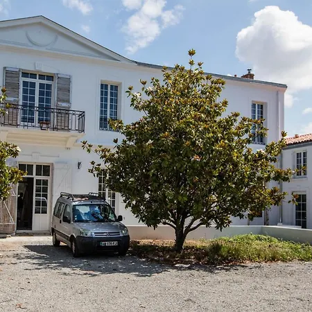 Apartment Les De Charly-superbe Duplex Dans Un Particulier, Parking Prive Gratuit La Rochelle (Charente-Maritime)