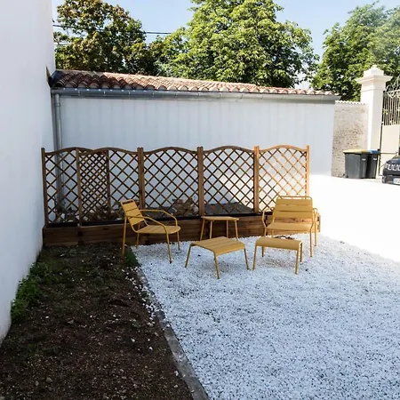 Apartment Les De Charly-superbe Duplex Dans Un Particulier, Parking Prive Gratuit